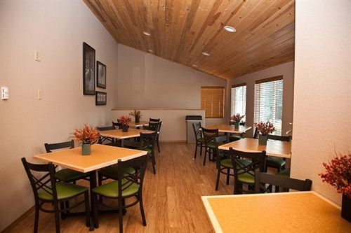 River House Inn, A Baymont By Wyndham Florence Restaurant bilde